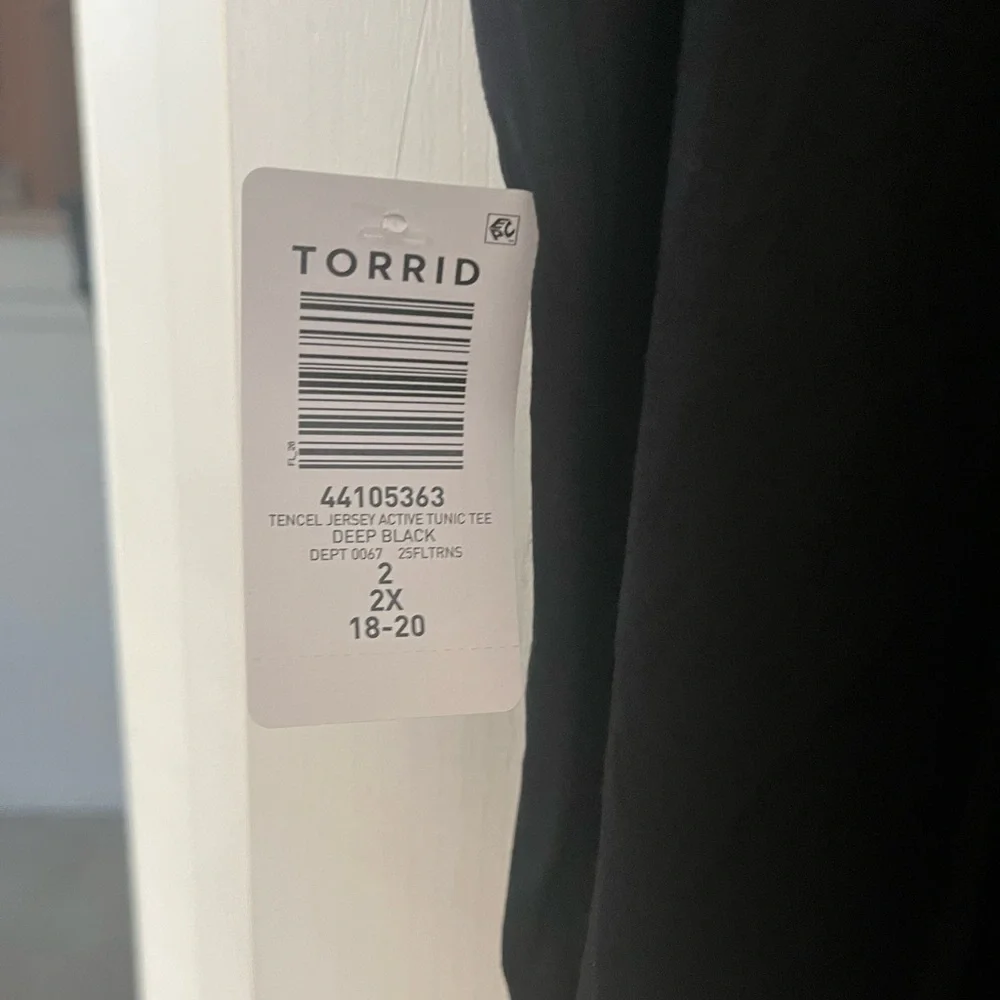 Torrid NWT TRU Black short sleeve shirt. 2 - Picture 5 of 5